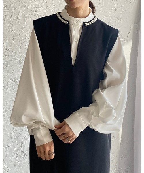 She's Closet（シーズクローゼット）の「深Vネックパールジャンスカロングワンピース（ワンピース・レディース・ブラック/グレイッシュベージュ・FREE）」の17枚目の写真