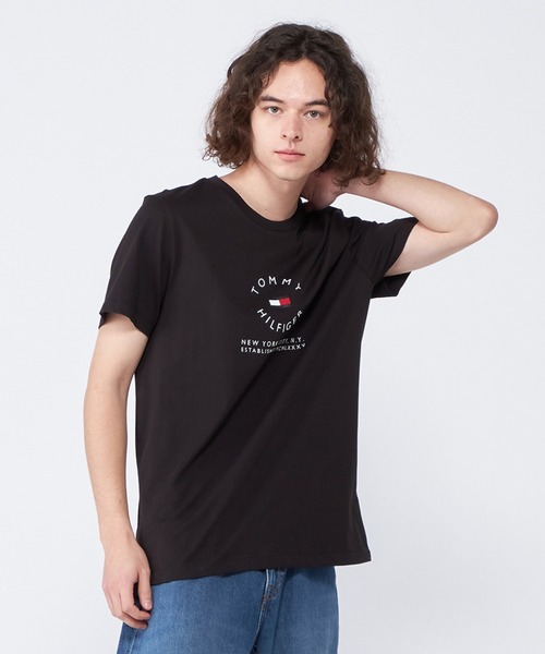 TOMMY HILFIGER（トミーヒルフィガー）の「ラウンデルグラフィックTシャツ（Tシャツ/カットソー・メンズ・ブラック/ネイビー/ホワイト・LARGE/MEDIUM/SMALL/X-LARGE）」の2枚目の写真