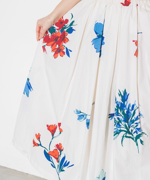 lil nina（リルニーナ）の「綿100% 花柄 タイプライター タックスカート（スカート・レディース・ターコイズブルー/オフホワイト/ブラック・FREE）」の9枚目の写真