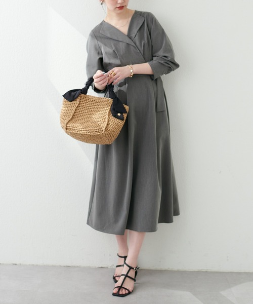 natural couture（ナチュラルクチュール）の「オープンネックレディワンピース（ワンピース・レディース・グレイッシュベージュ/オレンジ/カーキ/ブラック・FREE）」の5枚目の写真