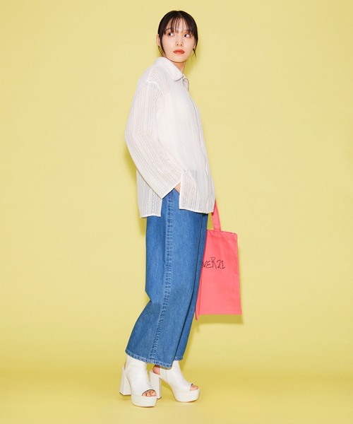 FOREVER 21（フォーエバー トゥエンティーワン）の「ローライズワイドデニムパンツ（デニムパンツ・レディース・ライトインディゴブルー/ネイビー・MEDIUM/SMALL/LARGE）」の11枚目の写真