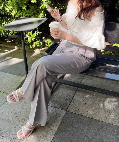 one after another NICE CLAUP（ワンアフターアナザーナイスクラップ）の「シャーリングオフショル（シャツ/ブラウス・レディース・ピンク/アイボリー/ブラック/オフホワイト・FREE）」の9枚目の写真