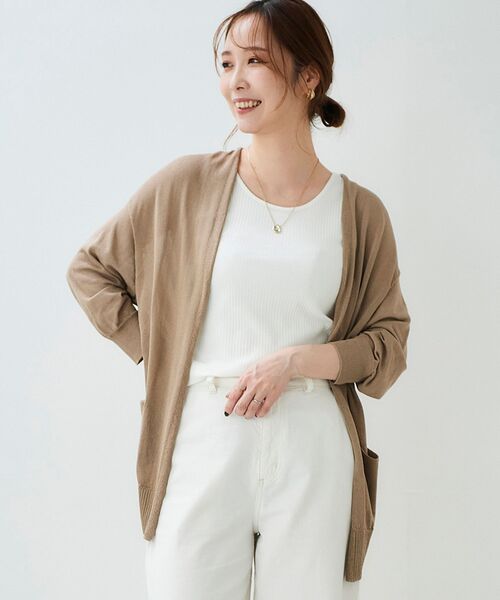 le.coeur blanc(ルクールブラン)の「カシリーレーヨンカーディガン(ニット/セーター・レディース・イエロー/ネイビー/ホワイト/モカ・38)」の11枚目の写真
