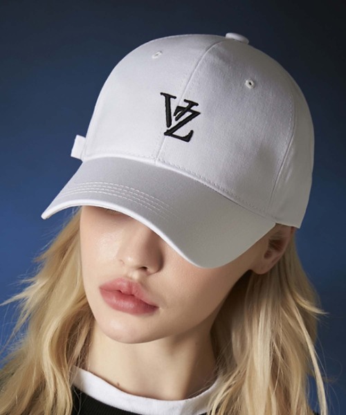 VARZAR(バザール)の「VARZARオーバーフィットボールキャップ(キャップ・レディース・ブラック/ベージュ/ホワイト系その他/ブラック系その他/ベージュ系その他/ブルー系その他/ホワイト/ネイビー・FREE)」の3枚目の写真