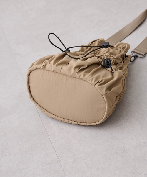 Actually（アクチュアリー）の「ナイロンシャーリング 巾着バッグ