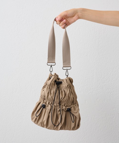 Actually（アクチュアリー）の「ナイロンシャーリング 巾着バッグ