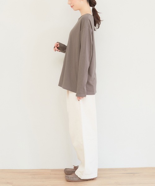 Viola e Viola(ヴィオラエヴィオラ)の「綿100%プルオーバー(クルーネック(Tシャツ/カットソー・レディース・モカ/ブルーパープル/ブラック/ボルドー/ホワイト/マスタード・LL/M/L/4L/3L/5L)」の8枚目の写真
