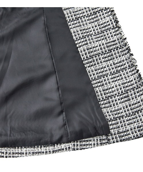 RANAN(ラナン)の「ゴールド調ボタンペプラムツイードジレ(スーツベスト・レディース・オフホワイト/ブラック/ブラック系・L/LL/M)」の5枚目の写真