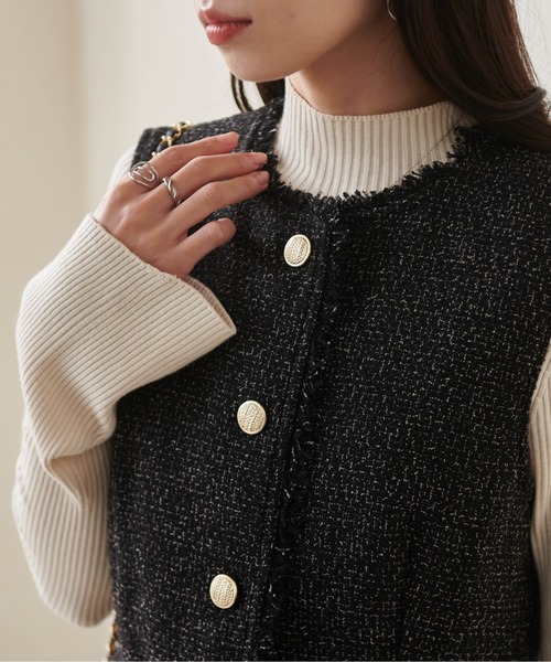 RANAN(ラナン)の「ゴールド調ボタンペプラムツイードジレ(スーツベスト・レディース・オフホワイト/ブラック/ブラック系・L/LL/M)」の8枚目の写真