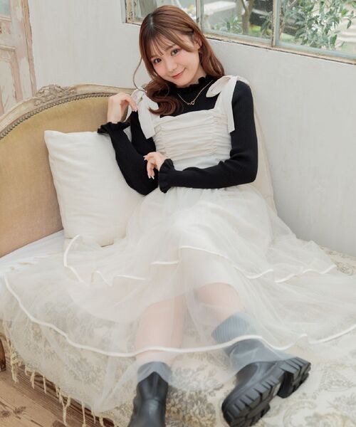 ems excite(エムズエキサイト)の「肩リボンビスチェ(シャツ/ブラウス・レディース・ナチュラル/ブルー/ブラック・FREE)」の4枚目の写真