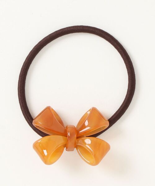 Fun & Daily(ファンアンドデイリー)の「アクリルリボンカラーヘアゴム(ヘアゴム・レディース・ブラウン/ベージュ/ブラック/レッド/ブルー/グリーン/ホワイト・FREE)」の4枚目の写真
