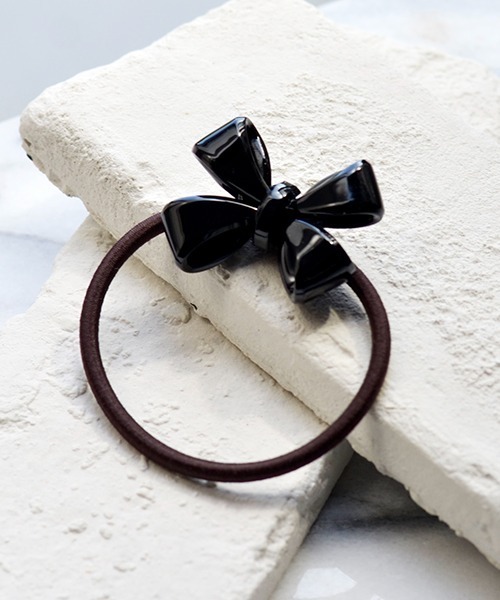 Fun & Daily(ファンアンドデイリー)の「アクリルリボンカラーヘアゴム(ヘアゴム・レディース・ブラウン/ベージュ/ブラック/レッド/ブルー/グリーン/ホワイト・FREE)」の16枚目の写真