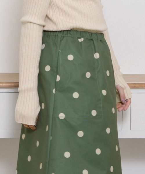 POU DOU DOU（プードゥドゥ）の「ドットプリントAラインスカート（スカート・レディース・ブラック/グレー系その他/グリーン・3）」の11枚目の写真