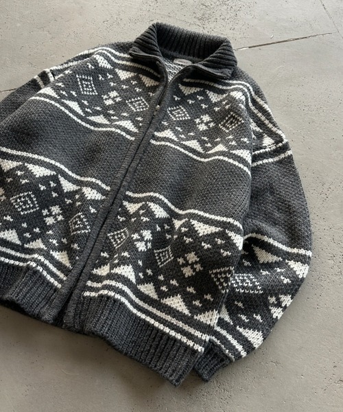 ONCILY（オンシェリー）の「NORDIC PATTERN COWICHAN ZIP KNIT
