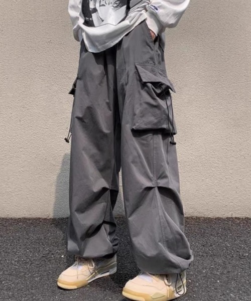 ALL RUNS（オールランズ）の「ルーズフィットカーゴパンツ ヴィンテージ風（カーゴパンツ・メンズ・グレー/ブラック・L/2XL/XL）」の2枚目の写真
