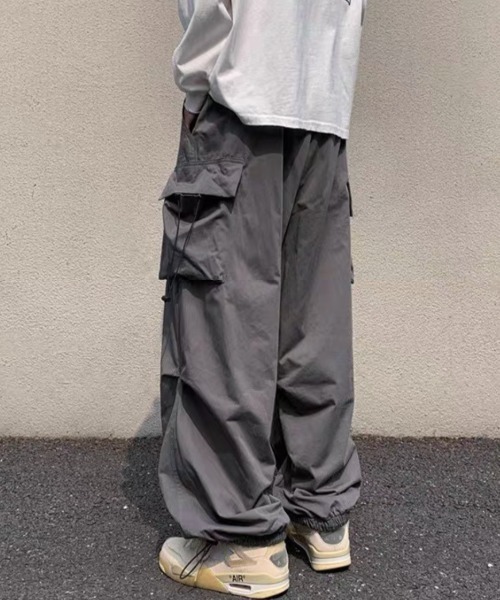 ALL RUNS（オールランズ）の「ルーズフィットカーゴパンツ ヴィンテージ風（カーゴパンツ・メンズ・グレー/ブラック・L/2XL/XL）」の10枚目の写真