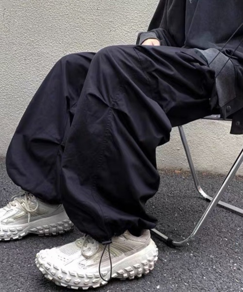 ALL RUNS（オールランズ）の「ルーズフィットカーゴパンツ ヴィンテージ風（カーゴパンツ・メンズ・グレー/ブラック・L/2XL/XL）」の6枚目の写真