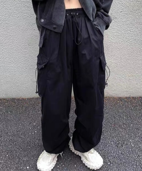 ALL RUNS（オールランズ）の「ルーズフィットカーゴパンツ ヴィンテージ風（カーゴパンツ・メンズ・グレー/ブラック・L/2XL/XL）」の5枚目の写真