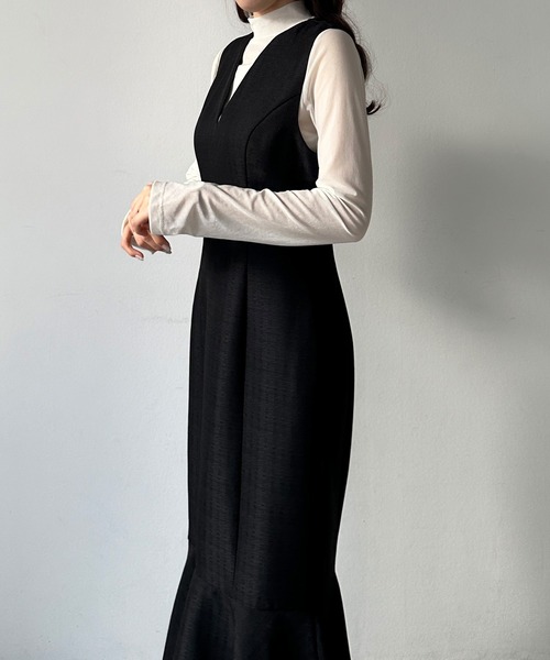 Louere（ルエレ）の「深Vネックツイードマーメイドジャンパースカート