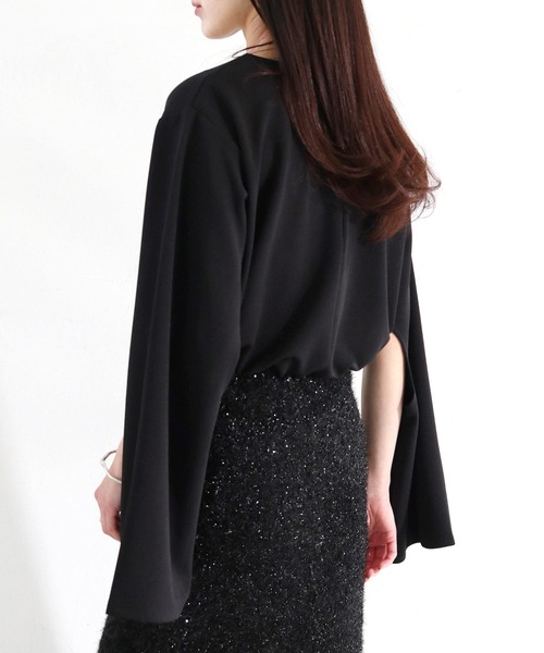 cheriella（シェリエラ）の「【cheriella】WEB限定カットジョーゼット２WAYカットアウトスリーブプルオーバー（完売）（Tシャツ/カットソー・レディース・ブラック/ブルー/オフホワイト・M）」の19枚目の写真