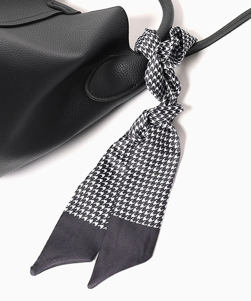 ROOPTOKYO（ループトウキョウ）の「バンダナ付き ワンハンドルバケットバッグ（ショルダーバッグ・レディース・ホワイト/ブラック/グレー・FREE）」の6枚目の写真