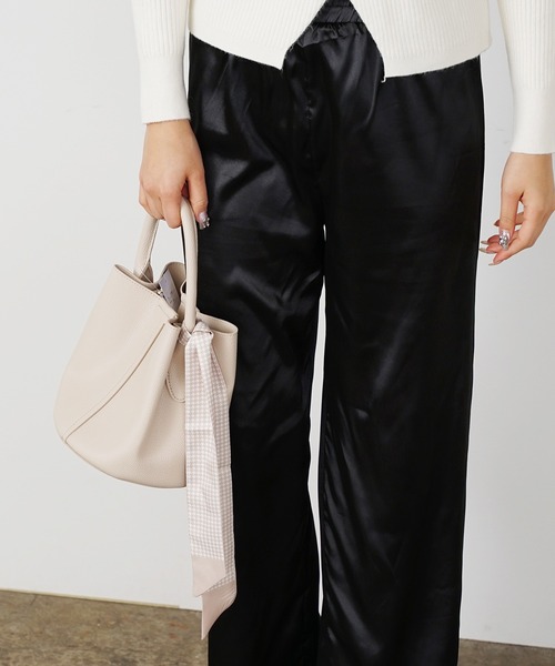 ROOPTOKYO（ループトウキョウ）の「バンダナ付き ワンハンドルバケットバッグ（ショルダーバッグ・レディース・ホワイト/ブラック/グレー・FREE）」の15枚目の写真