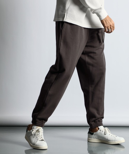 The DUFFER of ST.GEORGE(ザダファーオブセントジョージ)の「【WEB限定アイテム】9.5oz T/C SWEAT LOOSE FIT EASY PT:セットアップ 9.5オンススウェット ルーズフィット ウェービングベルト イージーパンツ(スウェットパンツ・メンズ・チャコールグレー/ブラック/ホワイト・X-LARGE/LARGE/MEDIUM/SMALL)」の11枚目の写真