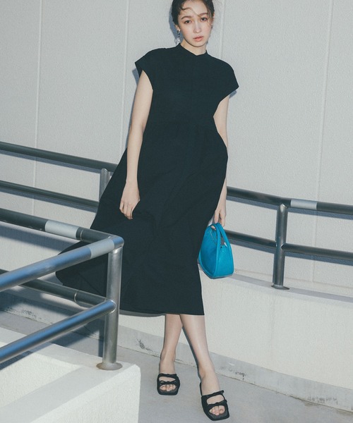 Juze（ジュゼ）の「【軽量】ビジューバックル厚底フットベットサンダル（サンダル・レディース・ホワイト/ブラック・L/M/S）」の18枚目の写真