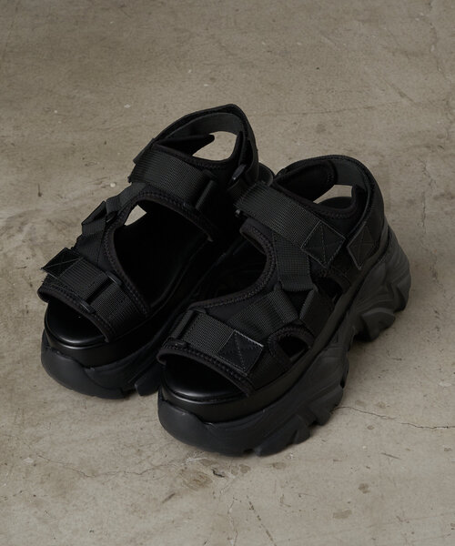 RAY CASSIN(レイカズン)の「スニーカー厚底サンダル(サンダル・レディース・ホワイト/ブラック・SMALL/MEDIUM/LARGE)」の15枚目の写真