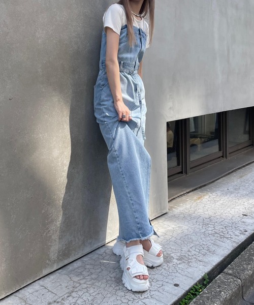 RAY CASSIN(レイカズン)の「スニーカー厚底サンダル(サンダル・レディース・ホワイト/ブラック・SMALL/MEDIUM/LARGE)」の3枚目の写真