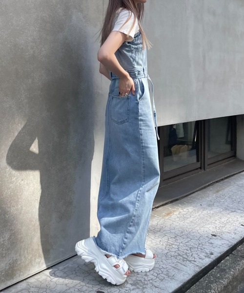 RAY CASSIN(レイカズン)の「スニーカー厚底サンダル(サンダル・レディース・ホワイト/ブラック・SMALL/MEDIUM/LARGE)」の4枚目の写真