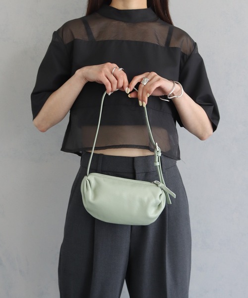 cheriella(シェリエラ)の「【cheriella】牛革ハンドバッグ(ハンドバッグ・レディース・アイボリー/シルバー/ミント・ONESIZE)」の2枚目の写真