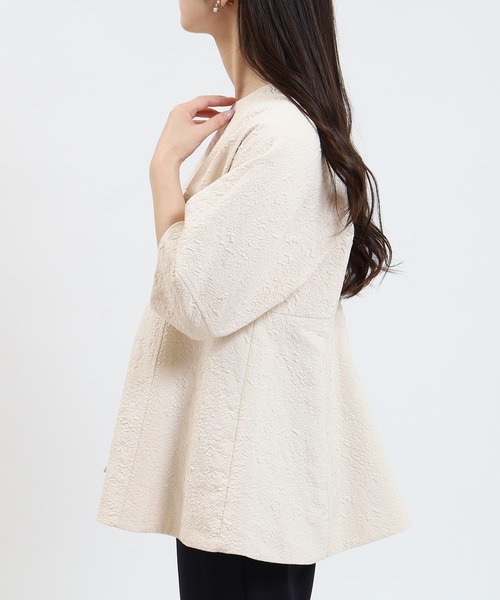 TRUDEA（トルディア）の「ジャガードペプラムプルオーバー（シャツ/ブラウス・レディース・アイボリー/ブラック・MEDIUM）」の17枚目の写真