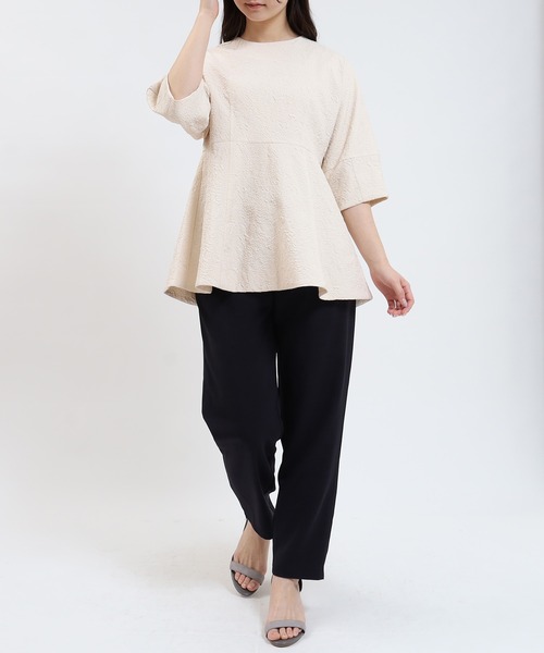 TRUDEA（トルディア）の「ジャガードペプラムプルオーバー（シャツ/ブラウス・レディース・アイボリー/ブラック・MEDIUM）」の19枚目の写真