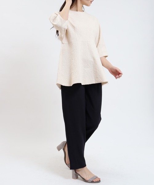 TRUDEA（トルディア）の「ジャガードペプラムプルオーバー（シャツ/ブラウス・レディース・アイボリー/ブラック・MEDIUM）」の20枚目の写真