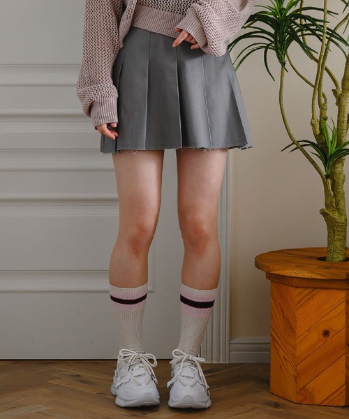 RETRO GIRL(レトロガール)の「裾キリッパプリーツミニSK(スカート・レディース・ブラック/ダークグレー/ライトベージュ・FREE)」の2枚目の写真