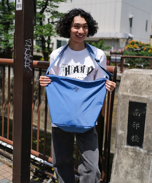 THRASHER(スラッシャー)の「GONZ SAD Shoulder Bag L /THRASHER スラッシャー撥水加工リップストップナイロンワンポイントショルダーバッグ(ショルダーバッグ・メンズ・ブルー/ライトグレー/ブラック×ホワイト・FREE)」の15枚目の写真