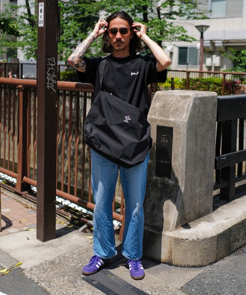 THRASHER(スラッシャー)の「GONZ SAD Shoulder Bag L /THRASHER スラッシャー撥水加工リップストップナイロンワンポイントショルダーバッグ(ショルダーバッグ・メンズ・ブルー/ライトグレー/ブラック×ホワイト・FREE)」の4枚目の写真