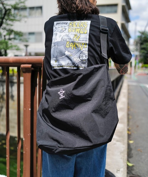 THRASHER(スラッシャー)の「GONZ SAD Shoulder Bag L /THRASHER スラッシャー撥水加工リップストップナイロンワンポイントショルダーバッグ(ショルダーバッグ・メンズ・ブルー/ライトグレー/ブラック×ホワイト・FREE)」の7枚目の写真