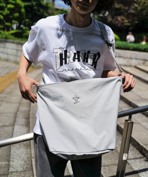 THRASHER(スラッシャー)の「GONZ SAD Shoulder Bag L /THRASHER スラッシャー撥水加工リップストップナイロンワンポイントショルダーバッグ(ショルダーバッグ・メンズ・ブルー/ライトグレー/ブラック×ホワイト・FREE)」の11枚目の写真