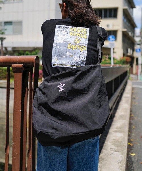 THRASHER(スラッシャー)の「GONZ SAD Shoulder Bag L /THRASHER スラッシャー撥水加工リップストップナイロンワンポイントショルダーバッグ(ショルダーバッグ・メンズ・ブルー/ライトグレー/ブラック×ホワイト・FREE)」の6枚目の写真
