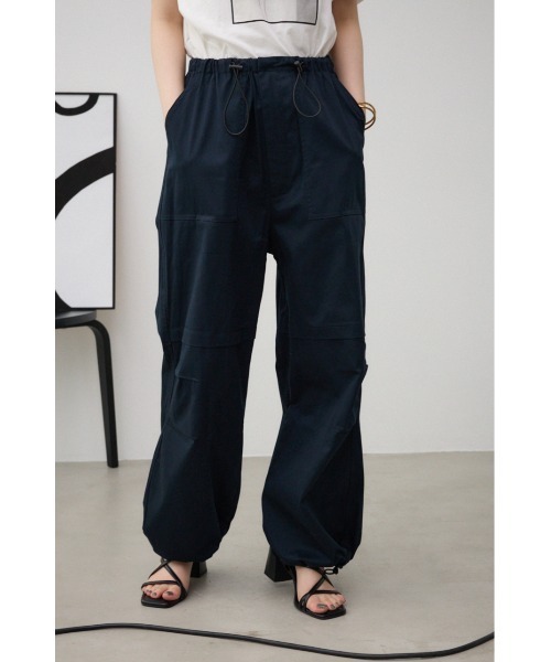 AZUL by moussy（アズールバイマウジー）の「ルーズカーゴパンツ（カーゴパンツ・レディース・アイボリー/ブラック/カーキ・SMALL/MEDIUM）」の2枚目の写真