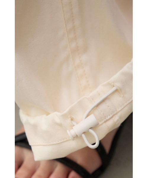 AZUL by moussy（アズールバイマウジー）の「ルーズカーゴパンツ（カーゴパンツ・レディース・アイボリー/ブラック/カーキ・SMALL/MEDIUM）」の15枚目の写真