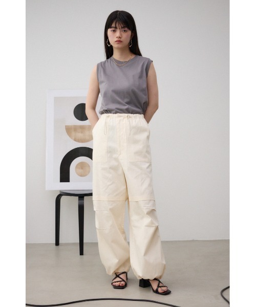 AZUL by moussy（アズールバイマウジー）の「ルーズカーゴパンツ（カーゴパンツ・レディース・アイボリー/ブラック/カーキ・SMALL/MEDIUM）」の5枚目の写真