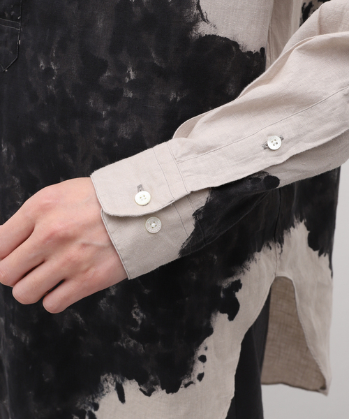 markaware(マーカウェア)の「MARKAWARE (マーカウェア) 別注 W COLLAR SHIRT LONG(シャツ/ブラウス・メンズ・ライトグレー・2/3)」の9枚目の写真