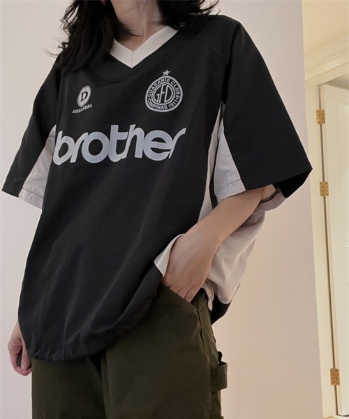 LYEON（リヨン）の「ユニフォームTシャツ/ナイロンプルオーバー（Tシャツ/カットソー・レディース・グリーン/ネイビー/ブラック・FREE）」の2枚目の写真