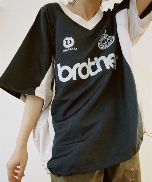 LYEON（リヨン）の「ユニフォームTシャツ/ナイロンプルオーバー（Tシャツ/カットソー・レディース・グリーン/ネイビー/ブラック・FREE）」の4枚目の写真