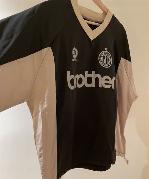 LYEON（リヨン）の「ユニフォームTシャツ/ナイロンプルオーバー（Tシャツ/カットソー・レディース・グリーン/ネイビー/ブラック・FREE）」の6枚目の写真