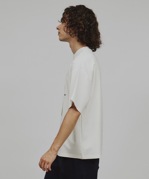 tk.TAKEO KIKUCHI（ティーケータケオキクチ）の「モザイクアブストTシャツ（Tシャツ/カットソー・メンズ・オフホワイト/ブルー/ブラック・03/02/01）」の4枚目の写真