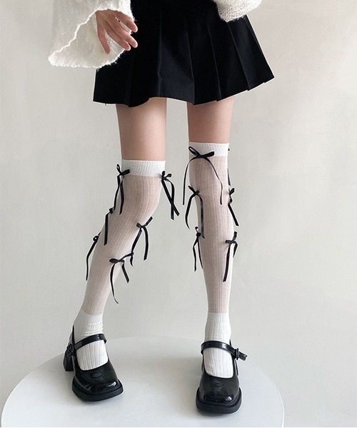 c.u.l（シーユーエル）の「リボンモチーフ シアーソックス cula922（ソックス/靴下・レディース・グレー系その他/ブラック/ホワイト系その他/ホワイト/ホワイト系その他2/グレー/ブラック系その他・FREE）」の3枚目の写真